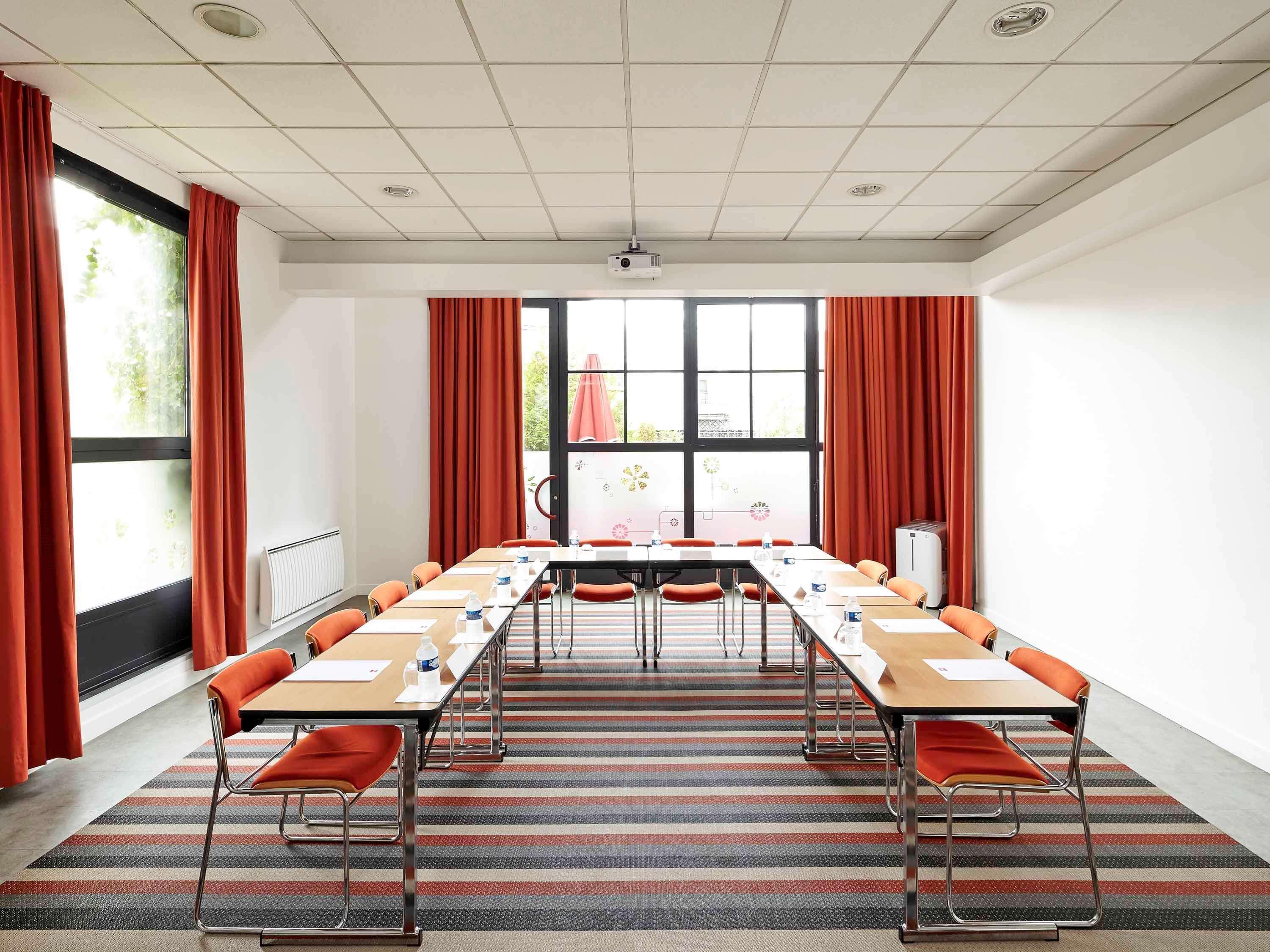 Ibis Marne La Vallee Champs-Sur-Marne Esterno foto